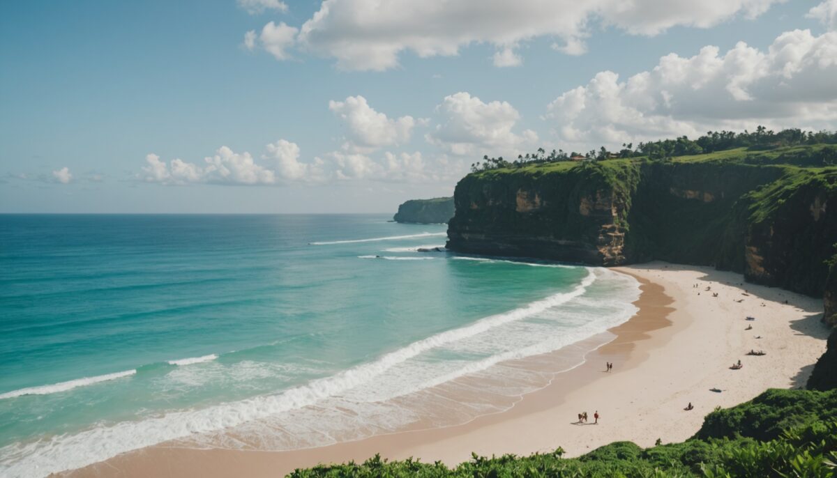 Découvrez les 10 plages paradisiaques d'Uluwatu à Bali : guide essentiel pour un voyage inoubliable